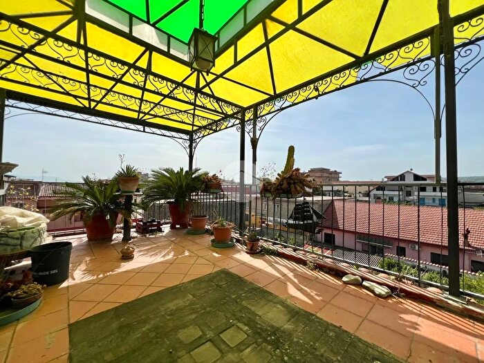 Casa con 10 locali in vendita in Via Indipendenza, Mugnano Di Napoli