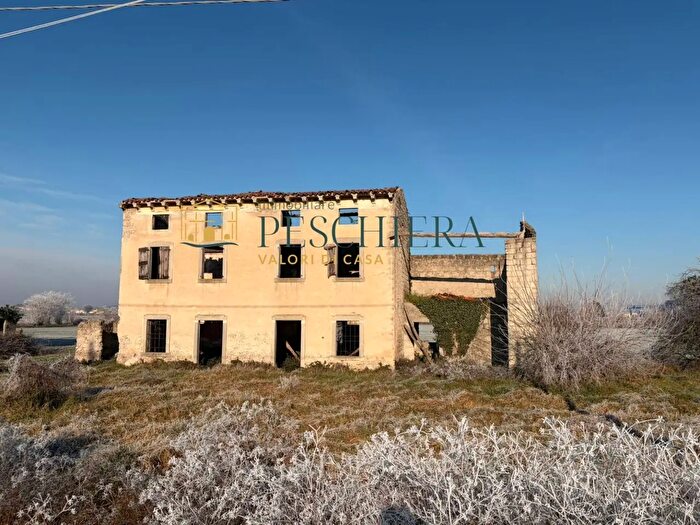 Casa con 6 locali in vendita in Via Casa Lascarina, Valeggio Sul Mincio