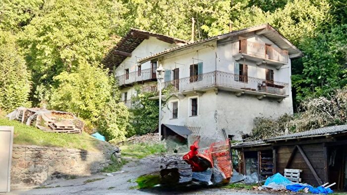 Casa con 6 locali in vendita in Frazione ChezNorat, Allein