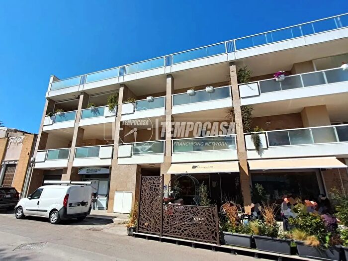 Appartamento trilocale in vendita in Piazza Vittoriano Cimmarrusti B, Adelfia