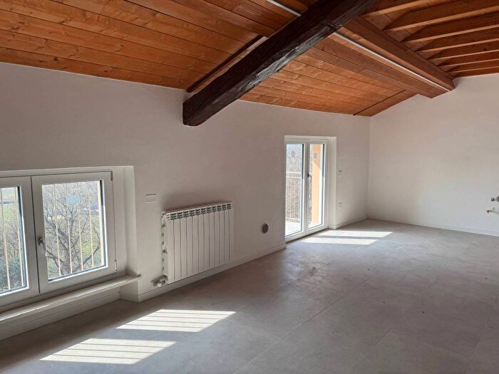 Appartamento trilocale in affitto in Via Ponte Florio, Poiano, Verona