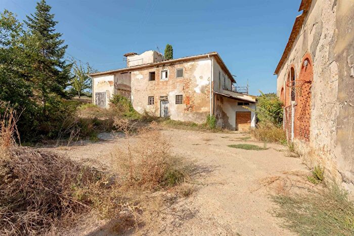 Casa con 15 locali in vendita in Poggio A Caiano