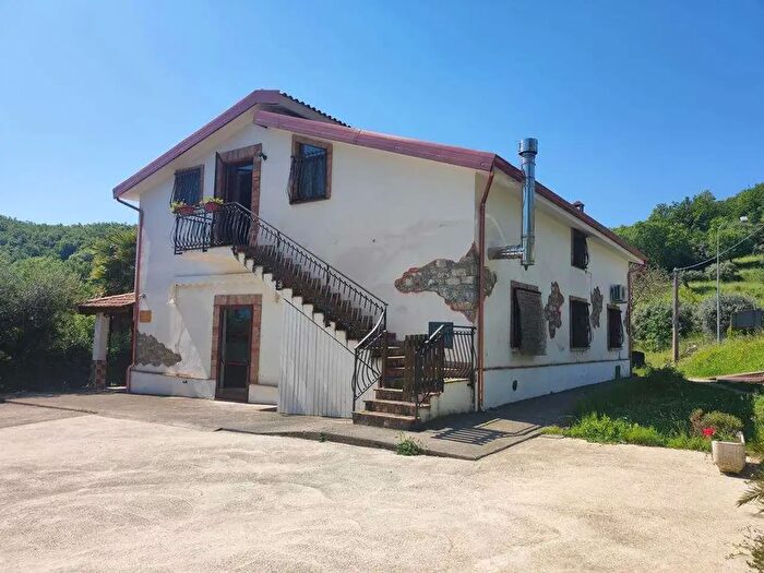 Casa con 6 locali in vendita in Via Manghe, Stella Cilento