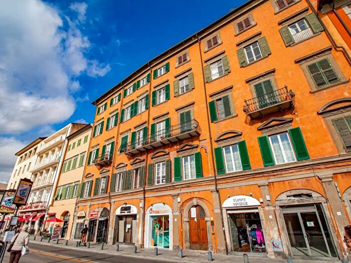 Appartamento con 7 locali in vendita in Pisa