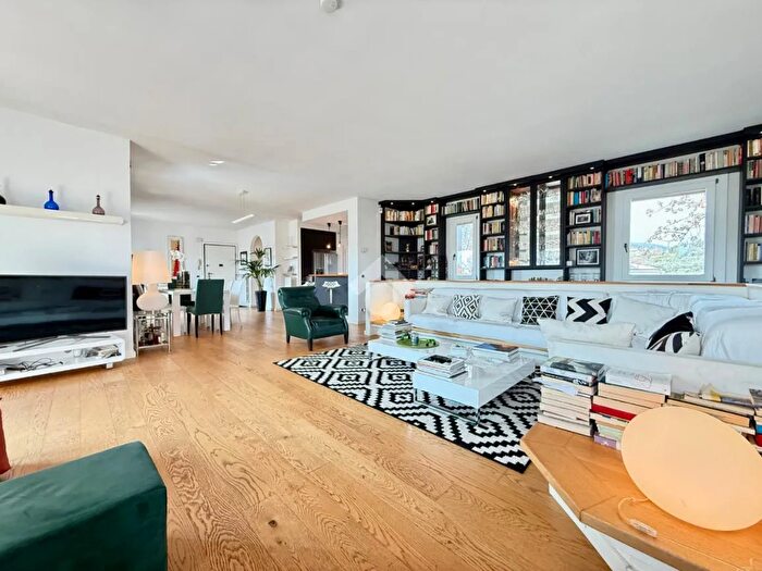 Appartamento trilocale in vendita in Via Turona, Costermano