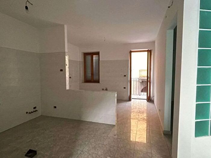 Casa con 8 locali in vendita in Voghera