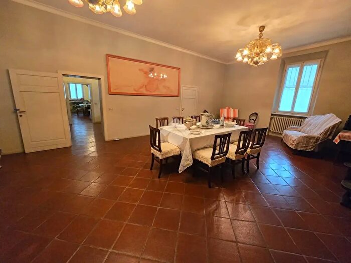 Casa con 15 locali in vendita in Via Mazzini, Russi