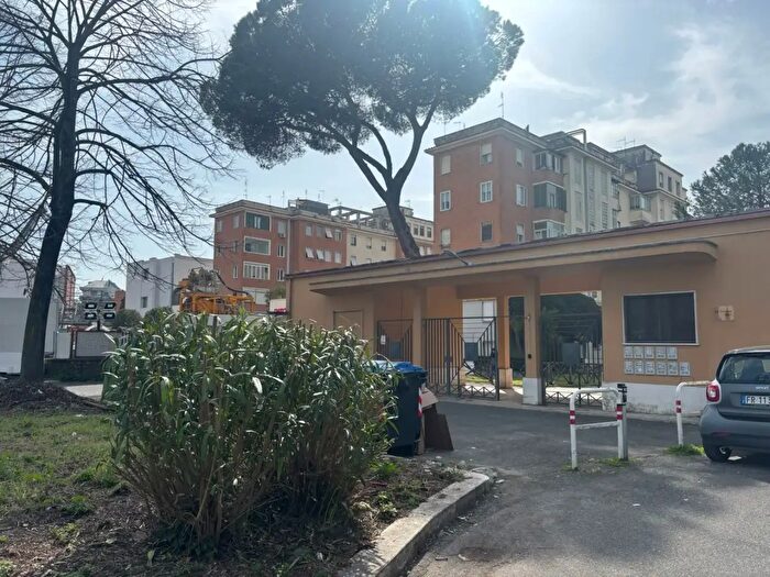 Appartamento quadrilocale in vendita in Via Trionfale, Roma