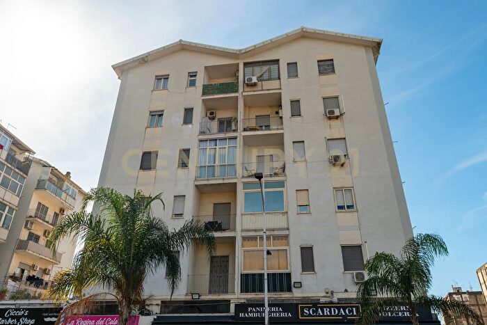 Appartamento trilocale in vendita in Corso Indipendenza, Catania