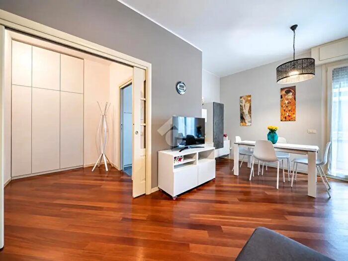Appartamento trilocale in vendita in Via Emilia Est, Parma