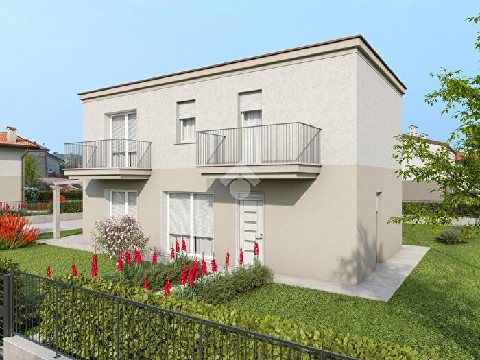 Casa quadrilocale in vendita in Str La Rizza, Verona