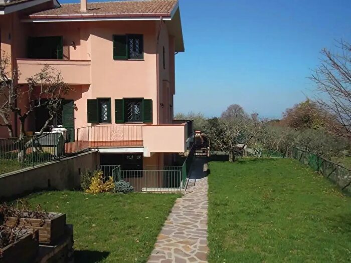 Casa con 5 locali in vendita in Via Selve di Mondragone, Monte Porzio Catone