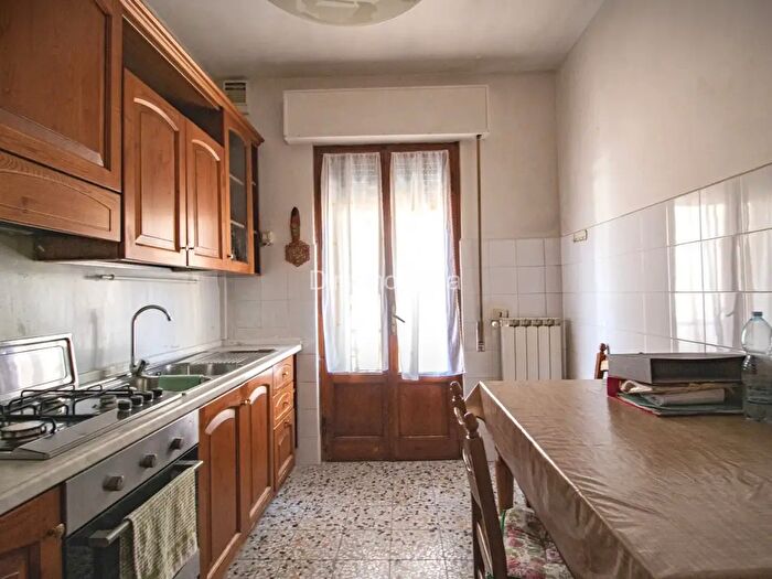 Appartamento trilocale in vendita in Via Cesare Grassi, Prato