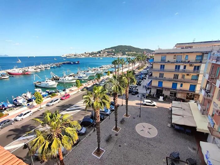 Appartamento bilocale in vendita in Lungomare Giovanni Caboto, Gaeta