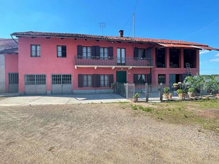 Casa con 5 locali in vendita in Frazione Capelli, Monteu Roero