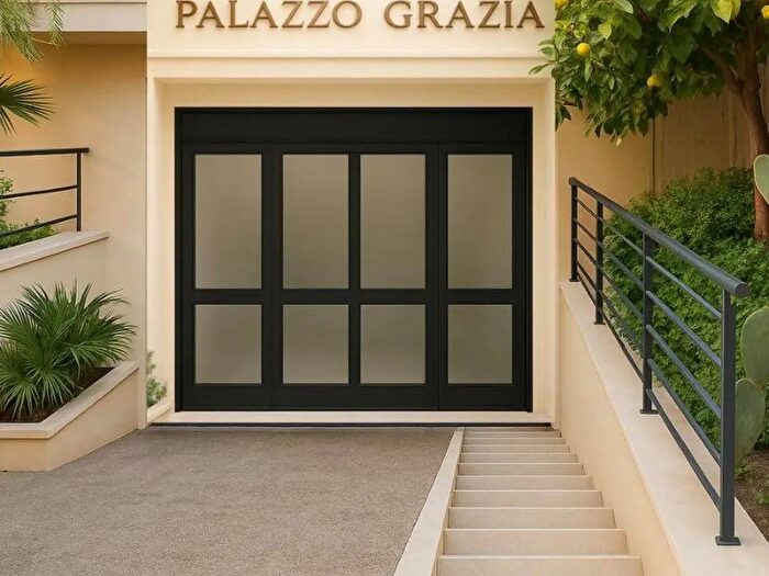 Appartamento con 10 locali in vendita in Via Cupe Superiore, Eboli