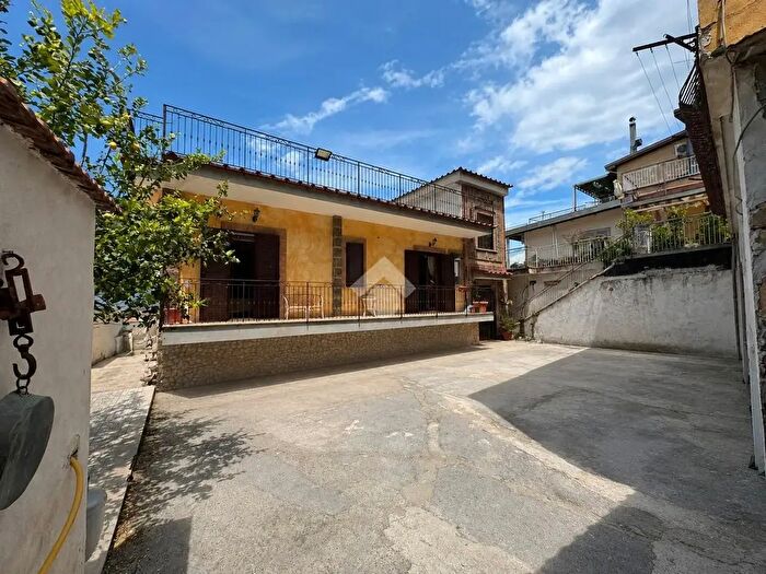 Casa con 8 locali in vendita in Via Giuseppe Raffaelli, Gragnano