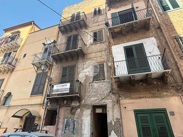 Appartamento quadrilocale in vendita in Via Giuliano Majali, Palermo