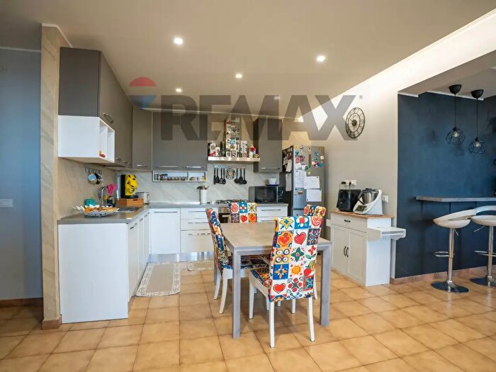 Appartamento con 6 locali in vendita in Viale Moncada, Catania