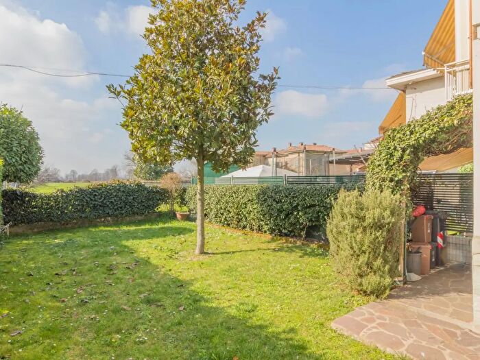 Appartamento con 8 locali in vendita in Gragnano Trebbiense