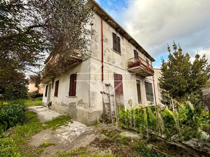 Casa con 6 locali in vendita in Tr Consorziale di Forma Alt, Carrara