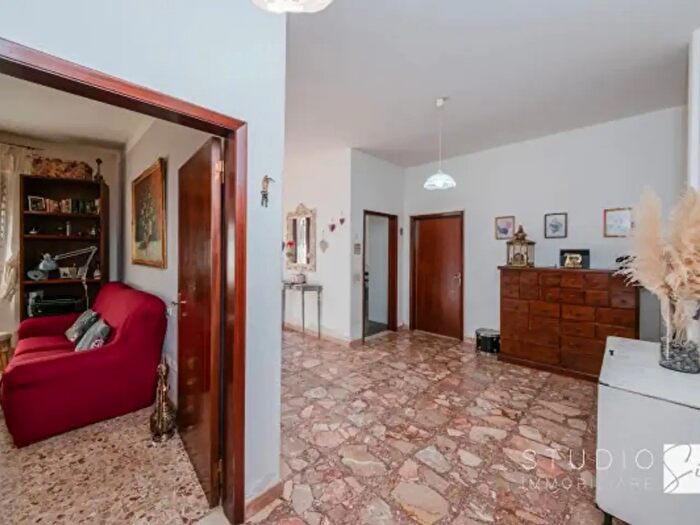 Appartamento con 6 locali in vendita in Via Don Luigi Sturzo, Quarrata