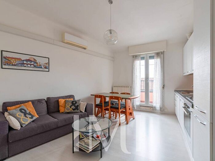 Appartamento trilocale in affitto in Corso Cristoforo Colombo, Navigli Darsena, Milano