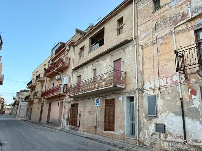 Casa con 6 locali in vendita in Via Papa Giovanni XXIII, Castellammare Del Golfo