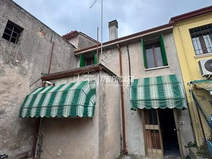 Appartamento trilocale in vendita in Piazza Umberto I Grignano Polesine, Rovigo