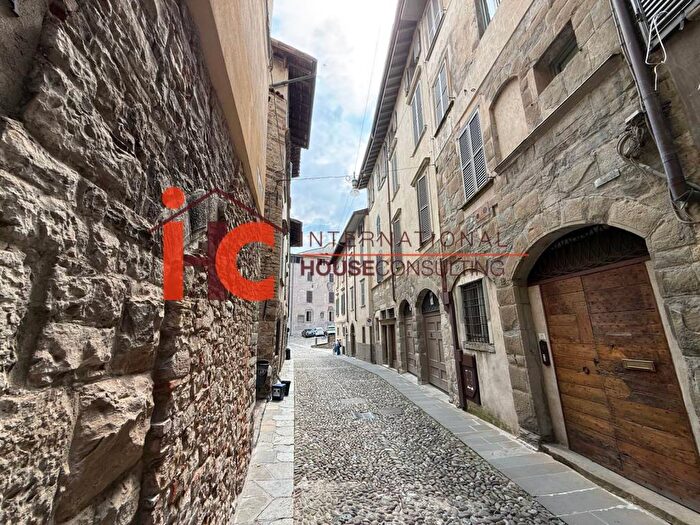 Appartamento bilocale in affitto in Via Arena, Duomo Piazza Vecchia, Bergamo