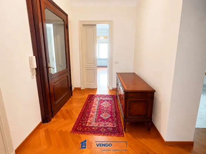 Appartamento con 6 locali in vendita in Largo Re Umberto, Torino