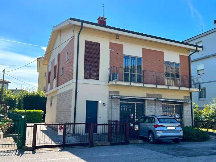 Casa con 6 locali in affitto in Via Aurelio Saffi, Pantano, Pesaro