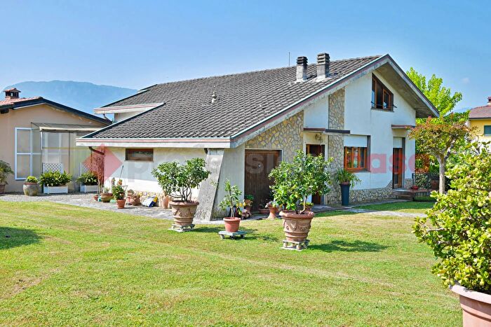 Casa quadrilocale in vendita in Via XXV Aprile Snc, Barga