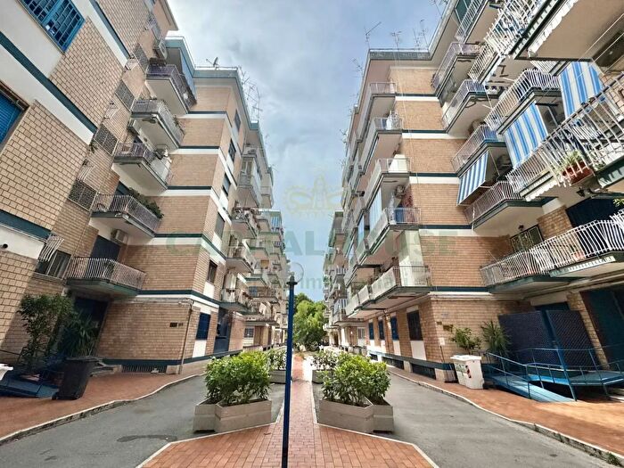 Appartamento monolocale in affitto in Via Consalvo he, Napoli