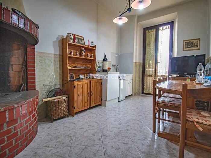 Appartamento trilocale in vendita in Via Ardengo Soffici, Prato