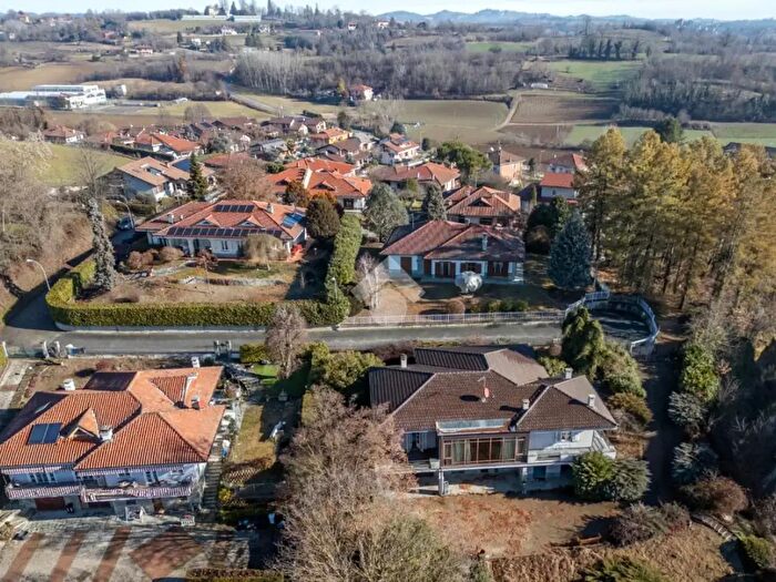 Casa con 6 locali in vendita in Str della Costa, Andezeno