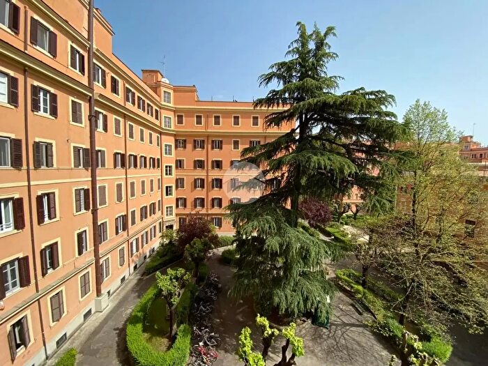 Appartamento quadrilocale in affitto in Via Donatello, Roma