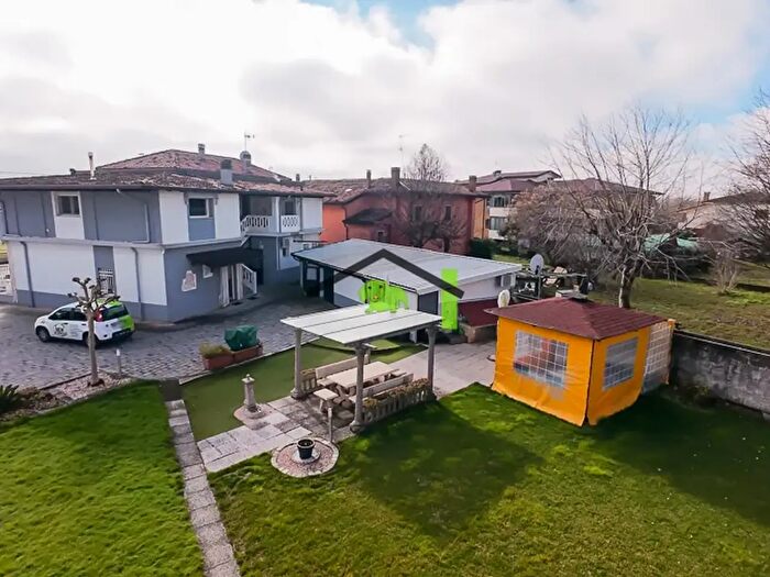Appartamento con 7 locali in vendita in Via Crosere, Latisana