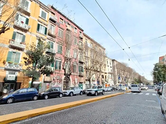 Appartamento trilocale in affitto in Via Foria, Napoli