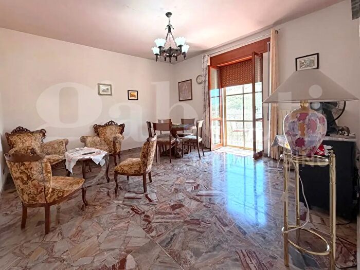Casa con 9 locali in vendita in Strada Comunale Romana, Venafro