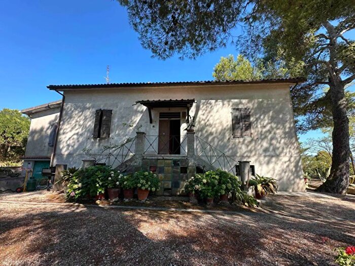 Appartamento con 10 locali in vendita in Ancona