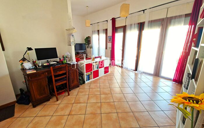 Appartamento trilocale in vendita in Via Sandro Pertini, Settimo Milanese