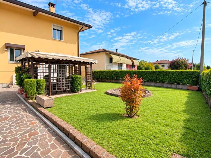 Casa con 5 locali in vendita in Centro, Legnago