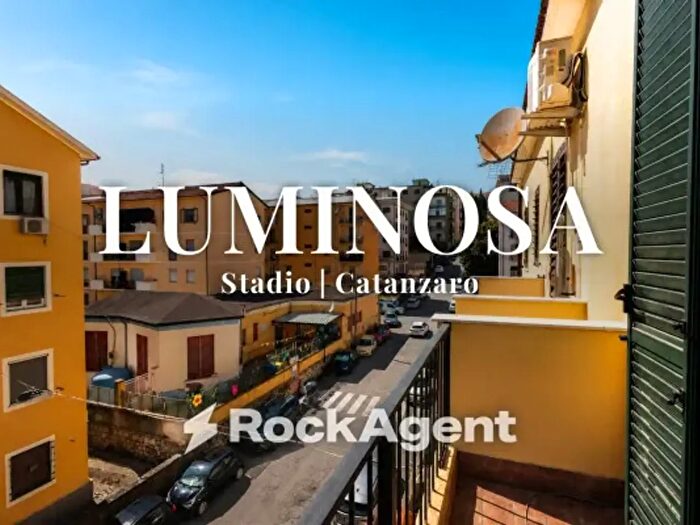 Appartamento quadrilocale in vendita in Via Alberto De Nobili, Catanzaro