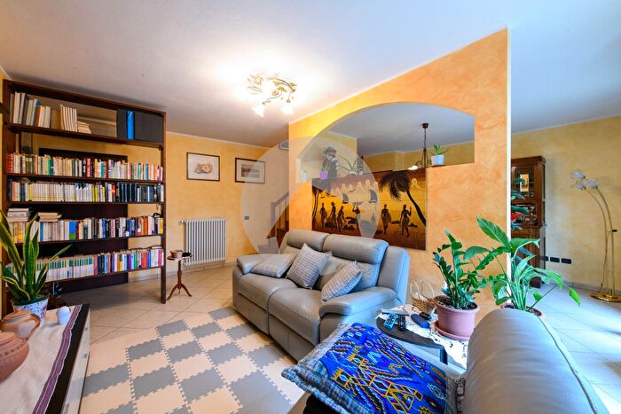 Appartamento quadrilocale in vendita in Canossa