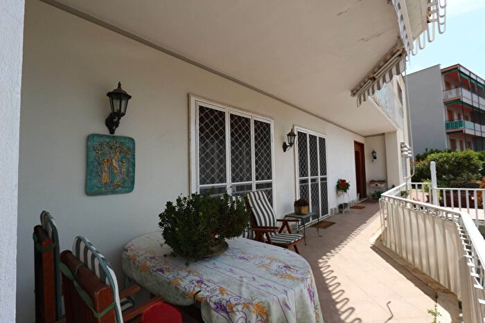 Appartamento con 8 locali in vendita in Via delle Rose, Ospedaletti