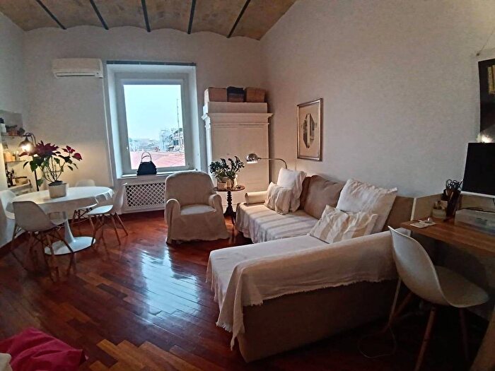Appartamento bilocale in affitto in Via dei Fienili, Colosseo Fori Imperiali, Roma