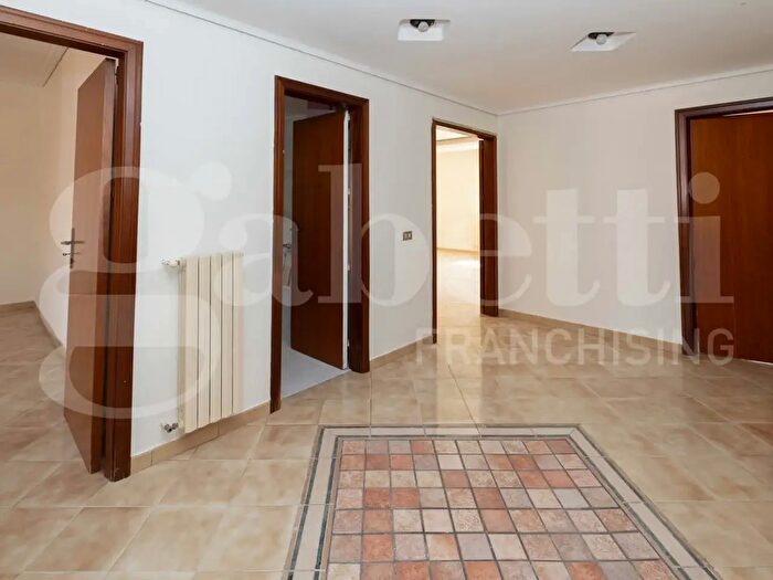 Appartamento con 6 locali in vendita in Via Oberdan, Ragusa