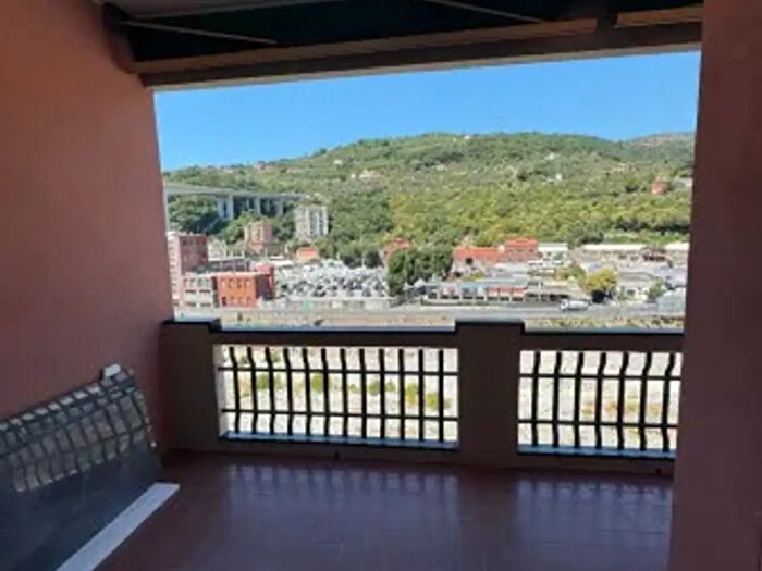 Appartamento quadrilocale in vendita in Lungobisagno Dalmazia, Genova