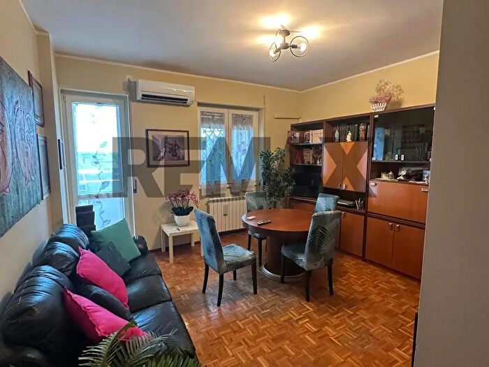 Appartamento trilocale in vendita in Via Dora Riparia, Milano